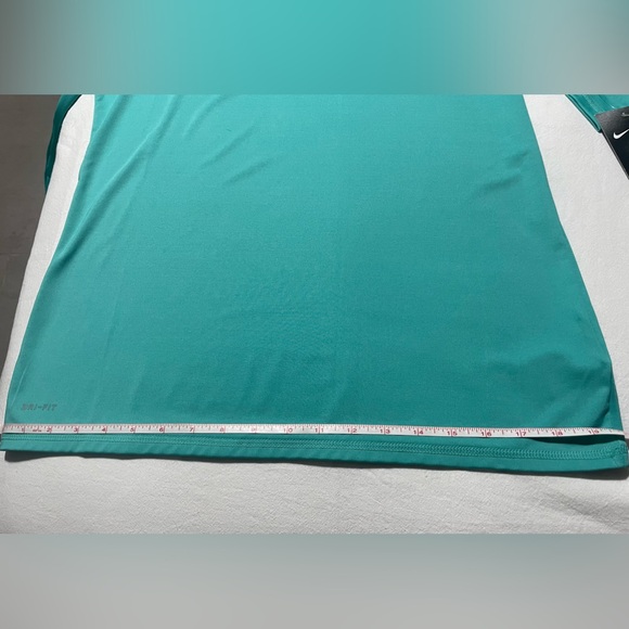 Nike Rashguard - Picture 7 of 8